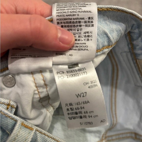 Levi's Women's 501 Light Wash Jean Shorts - Picture 4 of 4